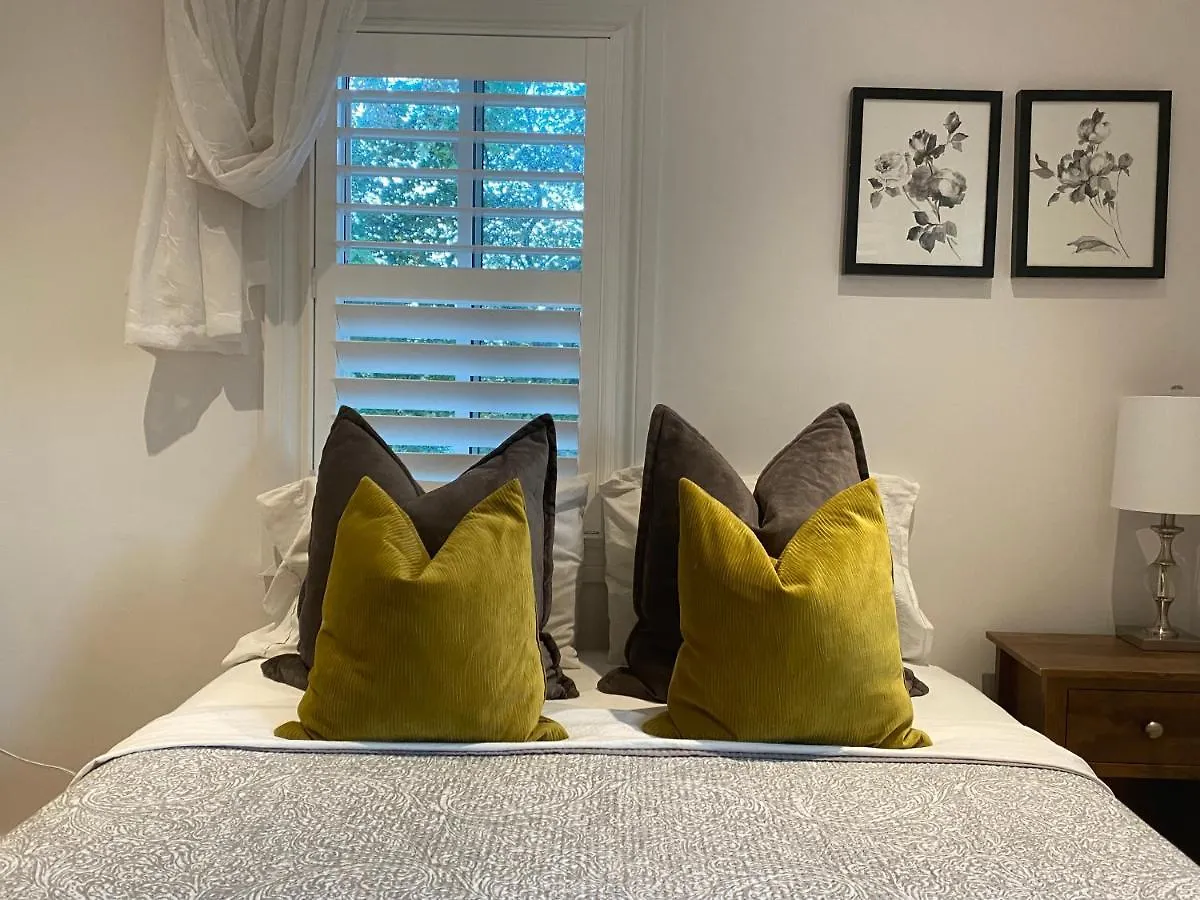 Clearbrooke Gem- Bright Private Bedroom Close To Yyz Toronto Canada