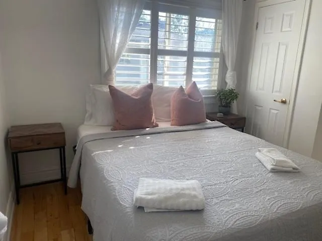 Clearbrooke Gem- Bright Private Bedroom Close To Yyz Toronto Homestay